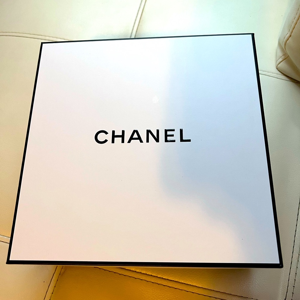 Perfume Chanel Box